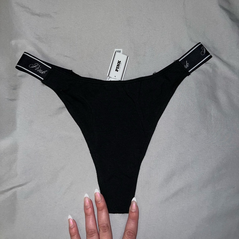 NWT VS All Black Logo Thong